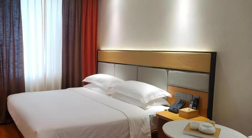 Greentree Inn Geermu Walking Street Business Hotel Golmud Exterior foto