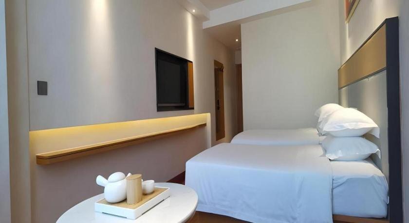 Greentree Inn Geermu Walking Street Business Hotel Golmud Exterior foto