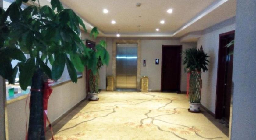 Greentree Inn Geermu Walking Street Business Hotel Golmud Exterior foto