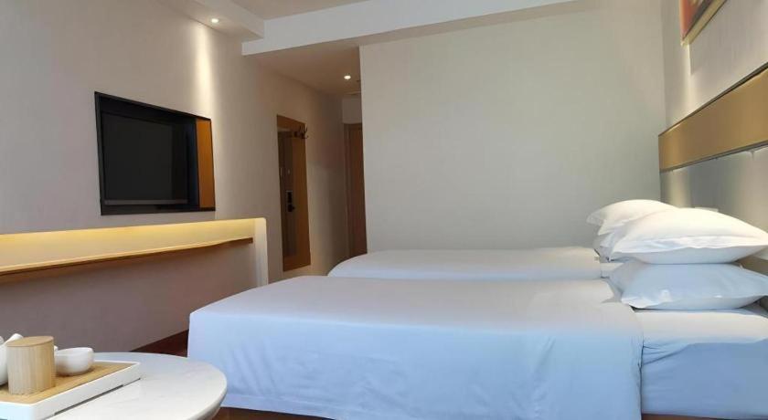 Greentree Inn Geermu Walking Street Business Hotel Golmud Exterior foto